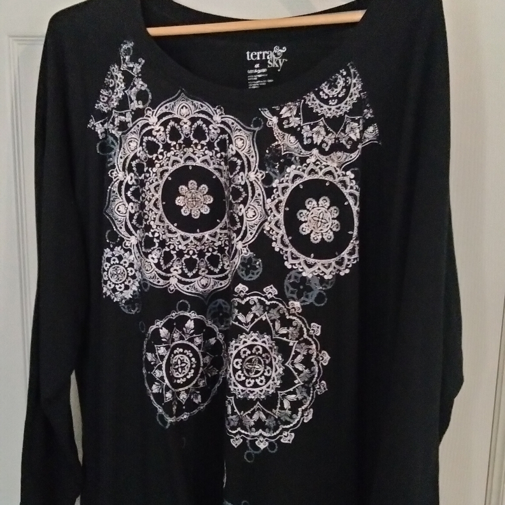 Terra & Sky black Long Sleeve shirt